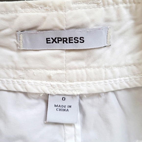 Express Summer Short - Picture 3 of 3